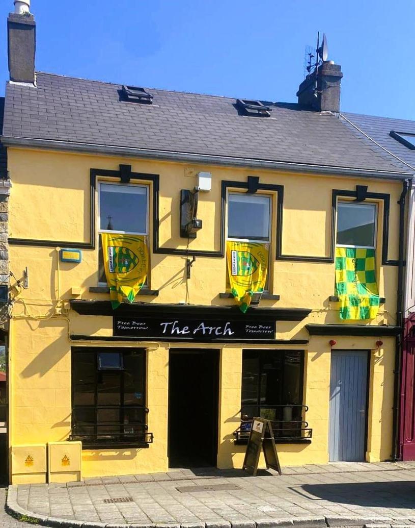 No 3 The Arch Hotel Carndonagh Exterior photo